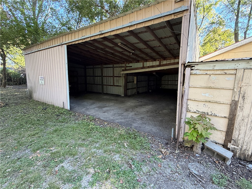 104 E Cedar Street Property Photo 23