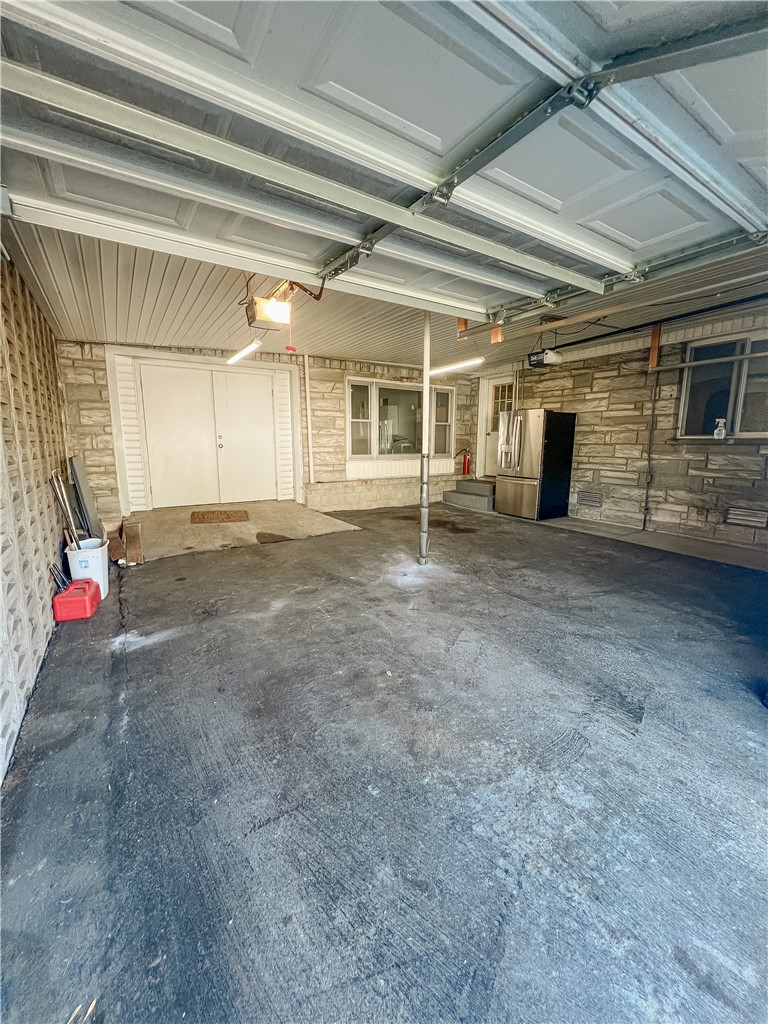 203 E Clearwater Street Property Photo 2