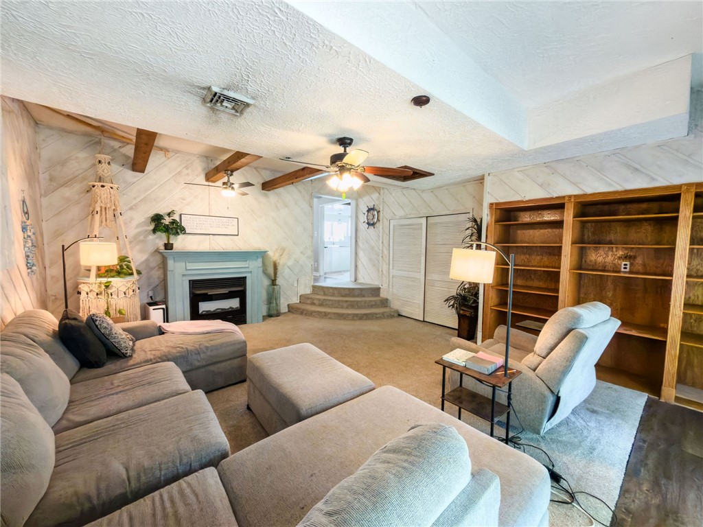 103 Walnut Street Property Photo 8