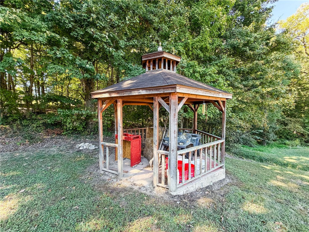 103 E Mountain Street Property Photo 7