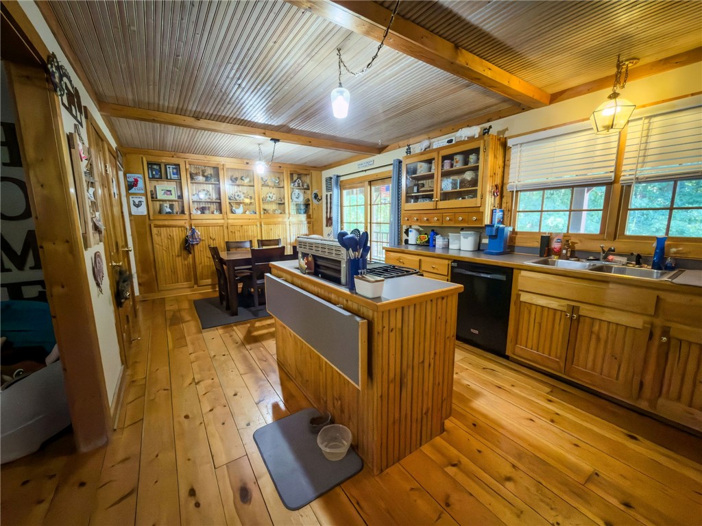 103 E Mountain Street Property Photo 13
