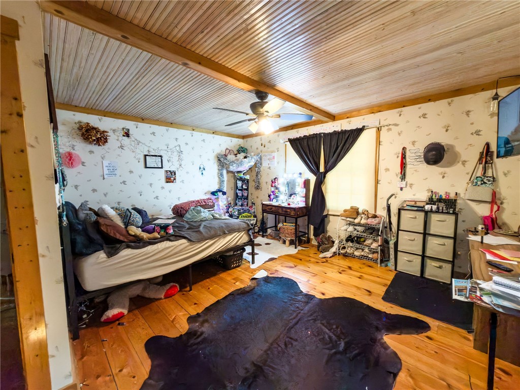 103 E Mountain Street Property Photo 16