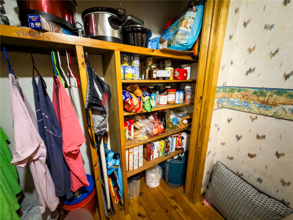 103 E Mountain Street Property Photo 37