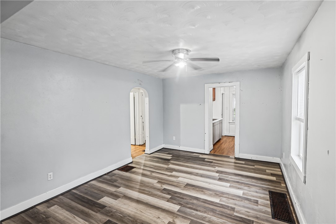 1536 E Division Street Property Photo 4