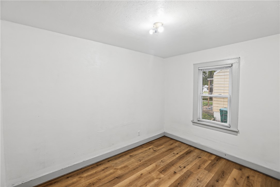 1536 E Division Street Property Photo 12