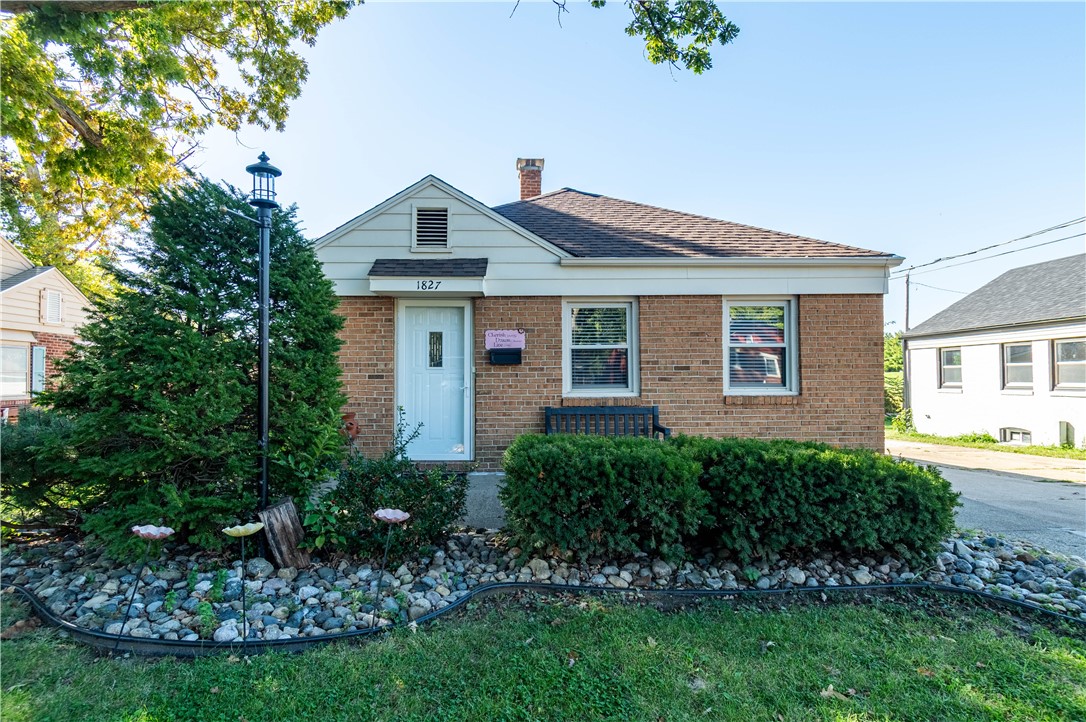 1827 Shady Crest Street Property Photo 1