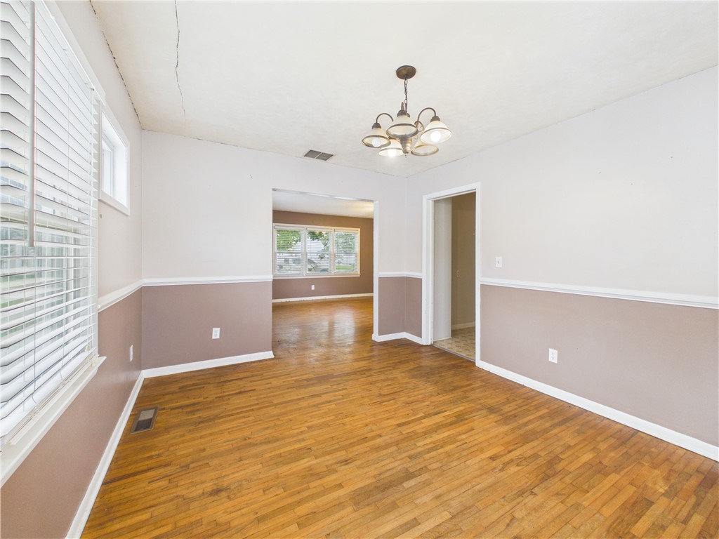 210 Lincoln Avenue Property Photo 3