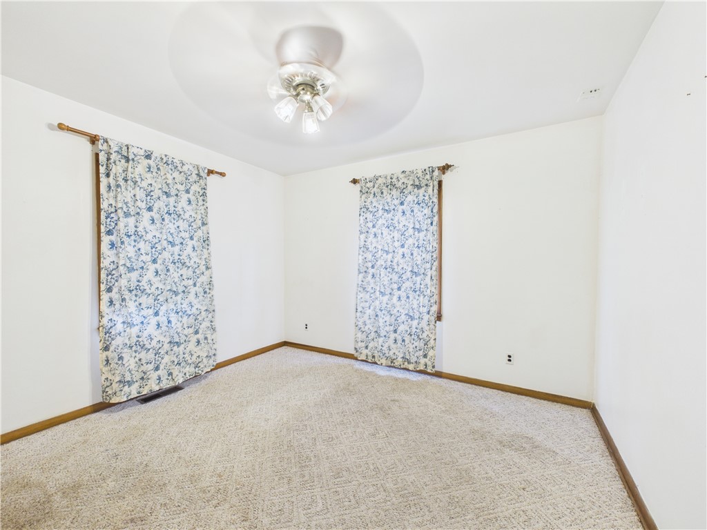 210 Lincoln Avenue Property Photo 8