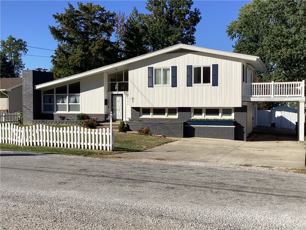 1000 Lynn Drive Property Photo 1