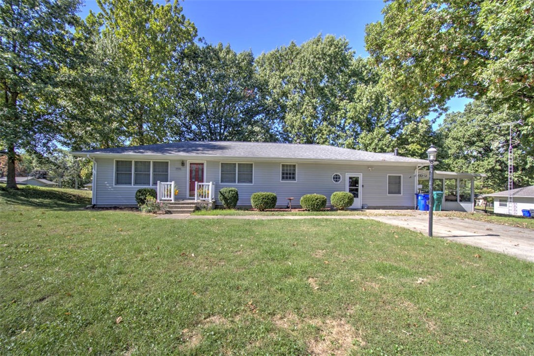 3425 N University Avenue Property Photo 1