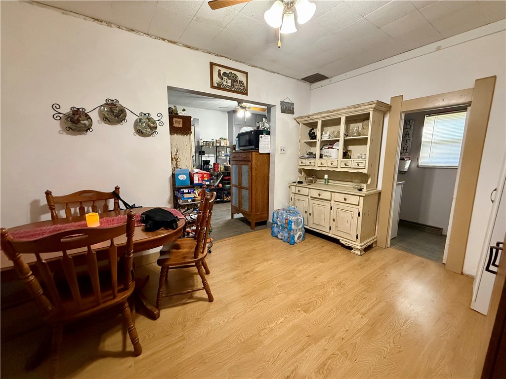 303 N Hopkins Street Property Photo 11