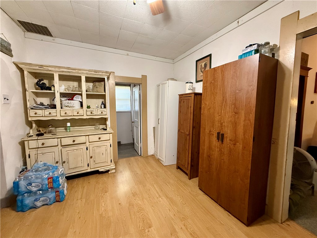 303 N Hopkins Street Property Photo 12
