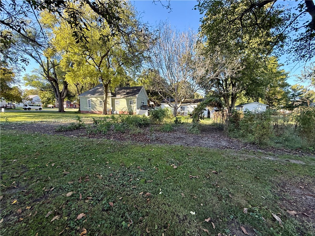 303 N Hopkins Street Property Photo 27