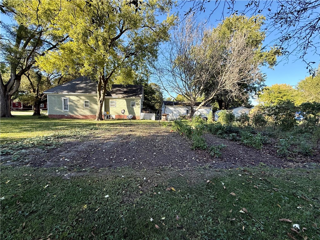 303 N Hopkins Street Property Photo 28