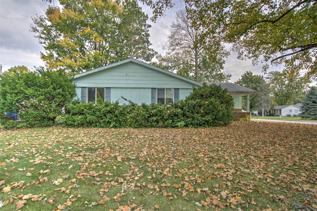 1854 S Country Club Road Property Photo 1