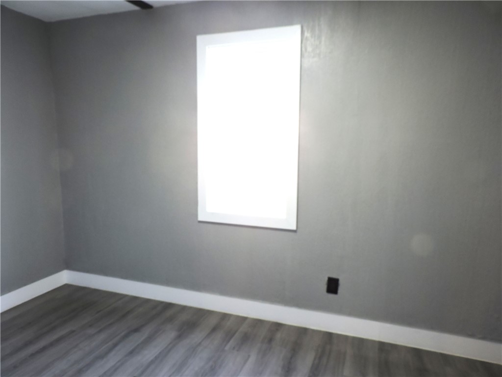 312 W 10th Street Property Photo 4
