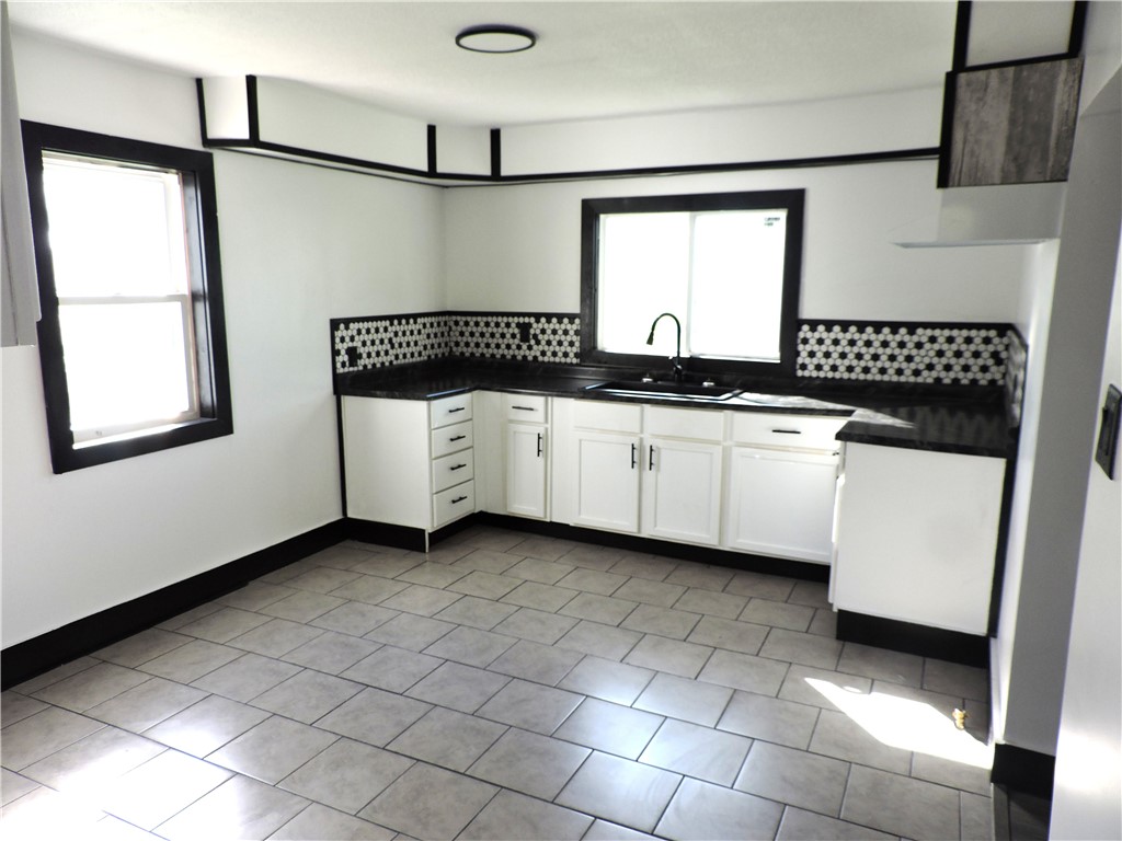 312 W 10th Street Property Photo 10