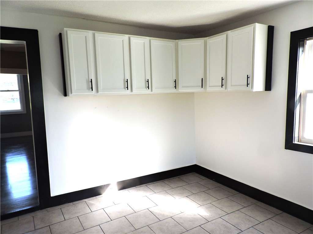 312 W 10th Street Property Photo 11