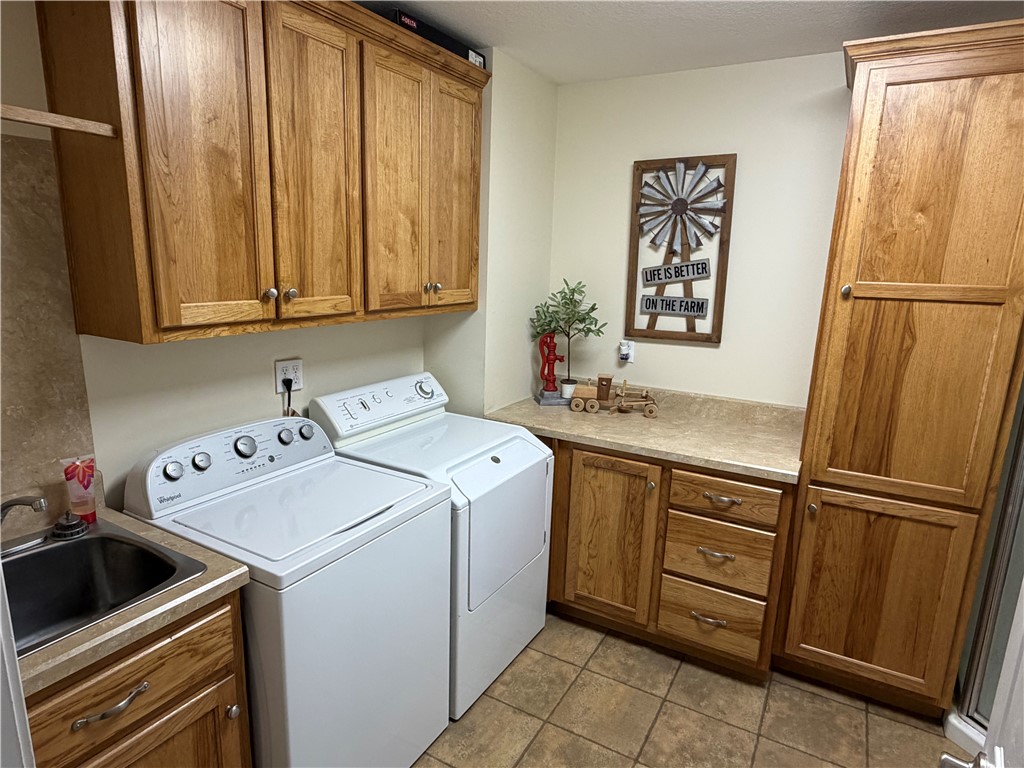 2085 E Hurricane Lane Property Photo 15