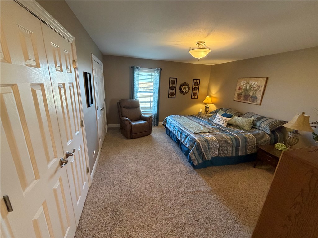 2085 E Hurricane Lane Property Photo 21