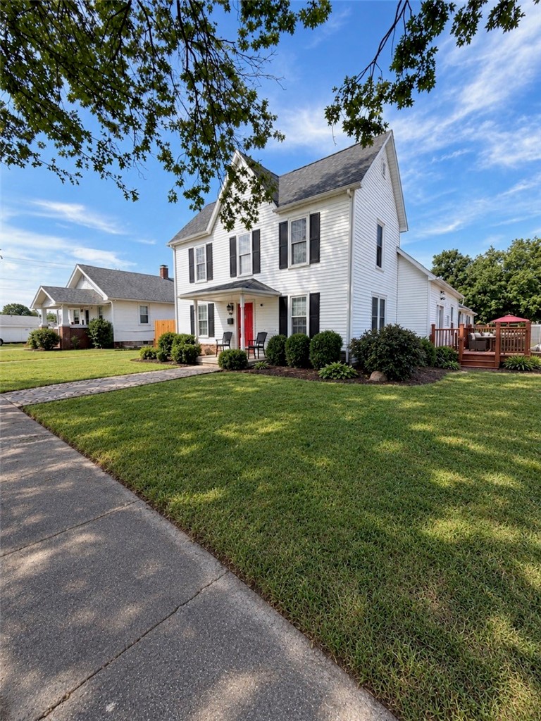 108 E Colorado Avenue Property Photo 1