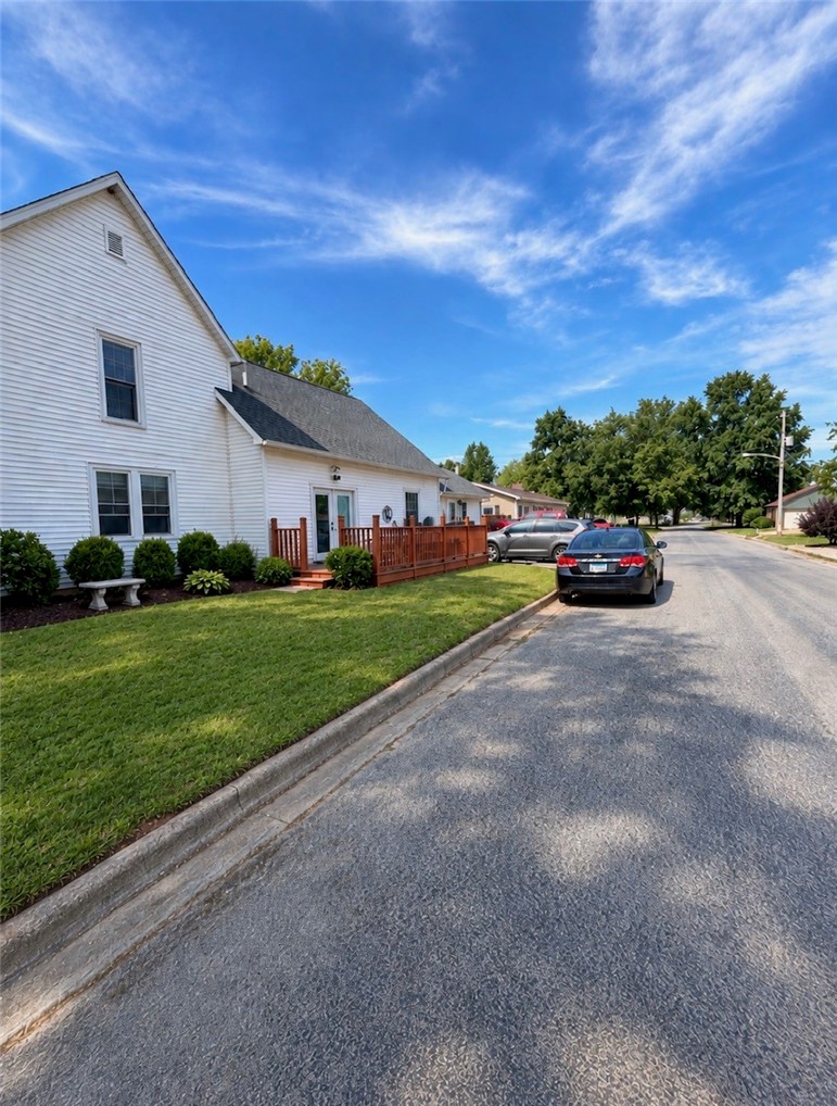 108 E Colorado Avenue Property Photo 2