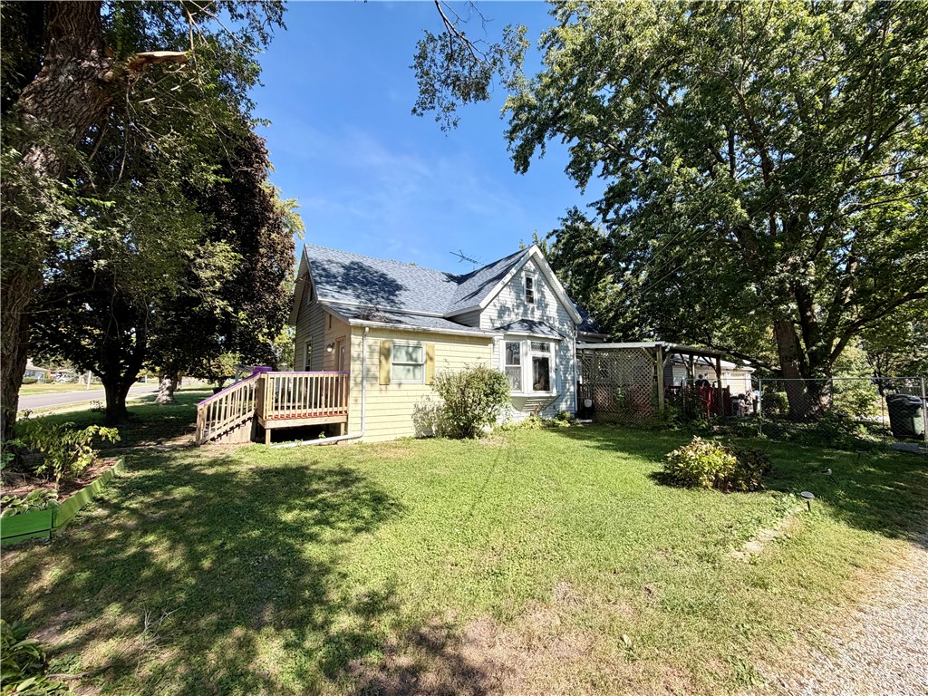 1127 N Griffin Street Property Photo 3