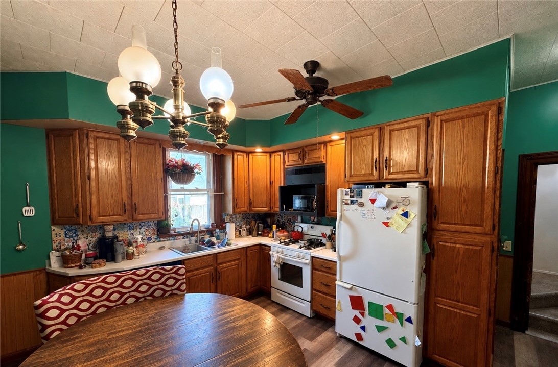1127 N Griffin Street Property Photo 8