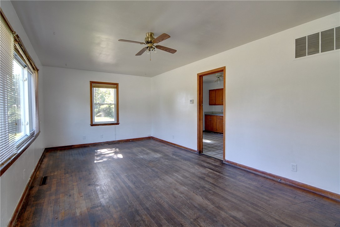 905 W Olive Street Property Photo 4