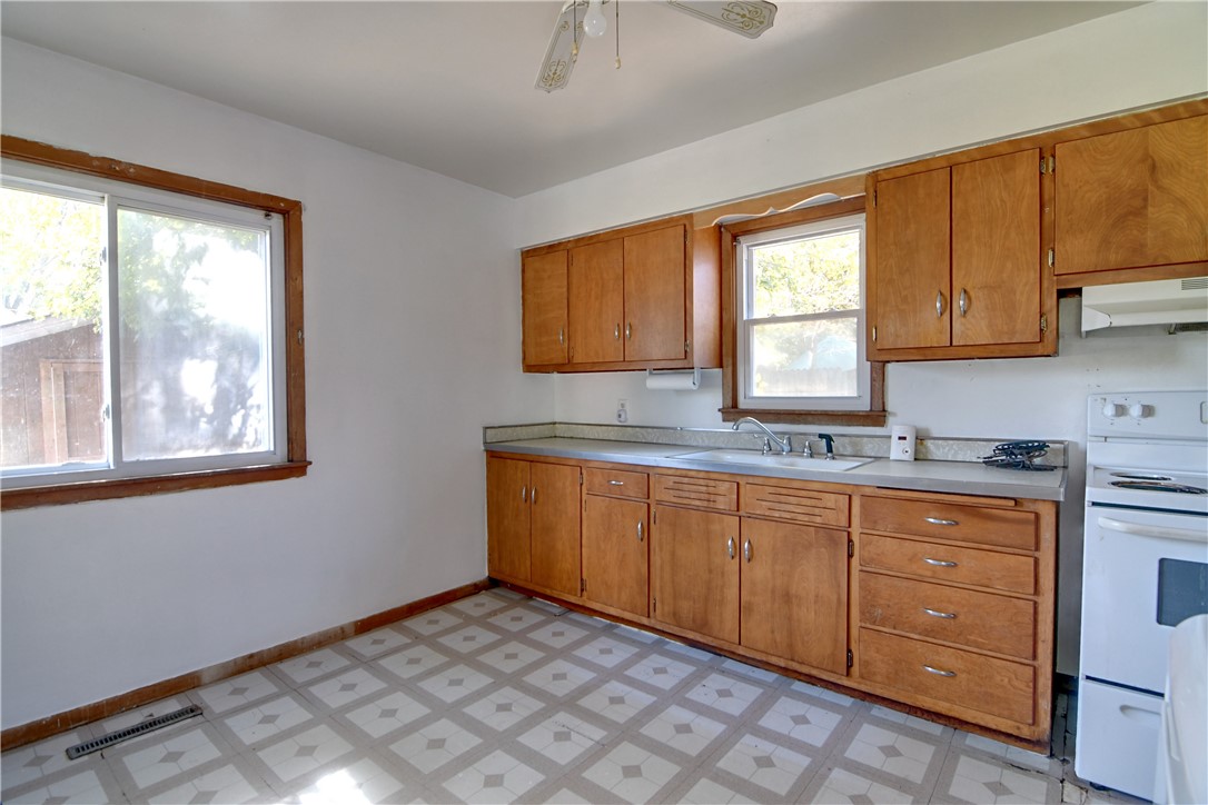 905 W Olive Street Property Photo 5