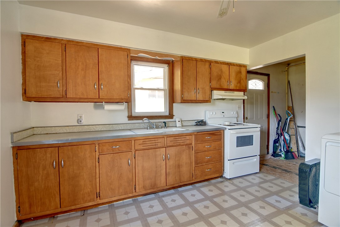 905 W Olive Street Property Photo 7