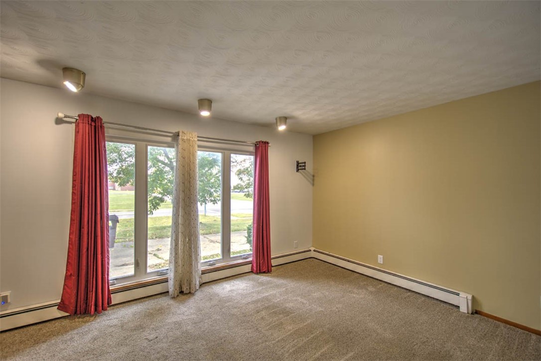 204 N Birch Street Property Photo 6