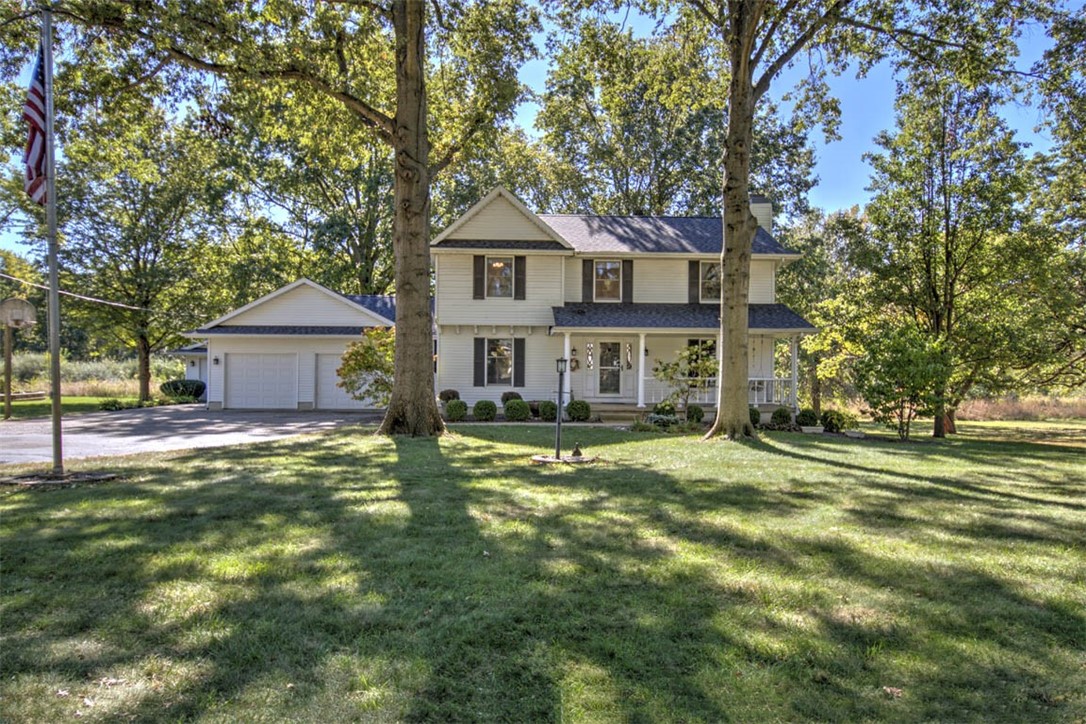 665 W Hickory Point Road Property Photo 1