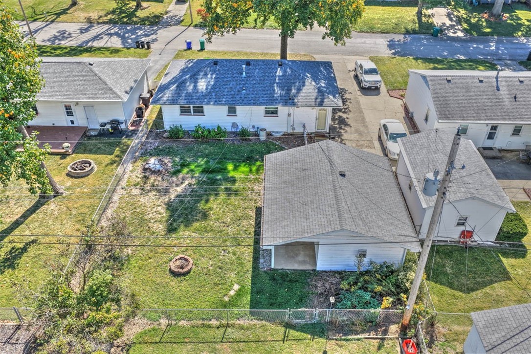 2222 Yorkshire Drive Property Photo 4