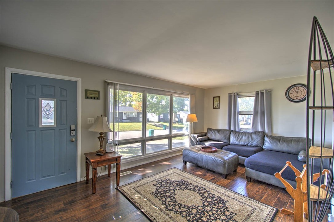 2222 Yorkshire Drive Property Photo 8