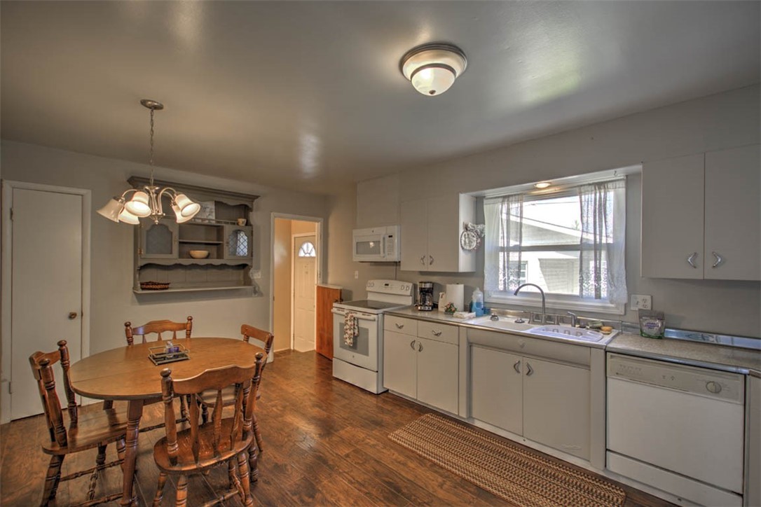 2222 Yorkshire Drive Property Photo 11