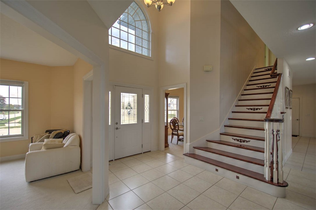 1133 Greenbrier Boulevard Property Photo 8