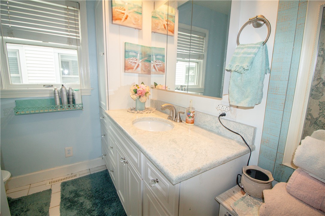 2713 Richmond Avenue Property Photo 10