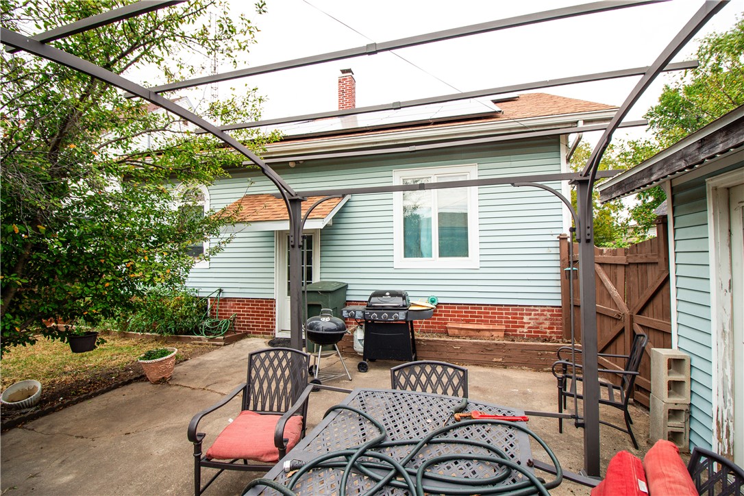 2713 Richmond Avenue Property Photo 13