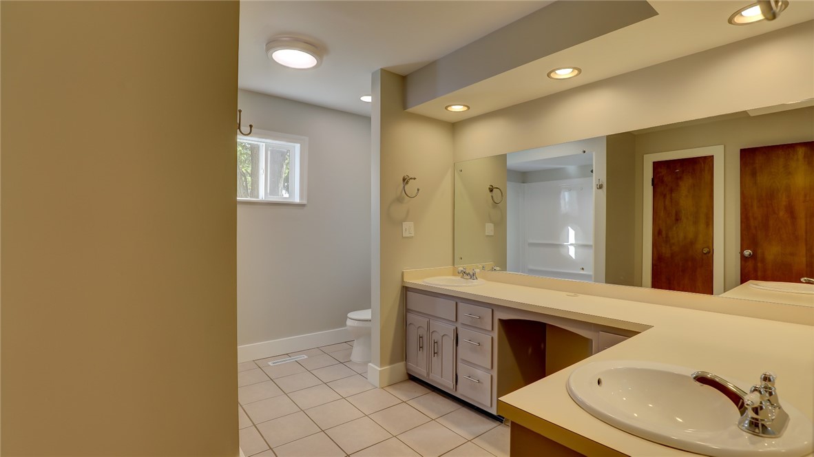 530 State Route 121 Highway Property Photo 27