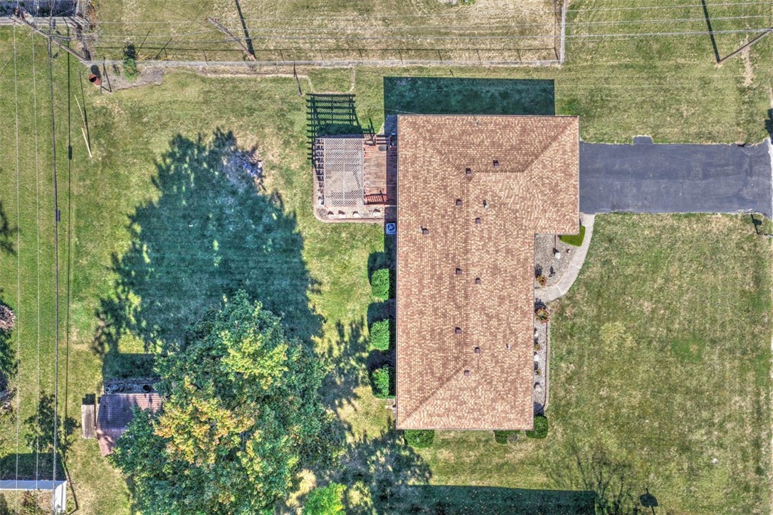595 Benton Drive Property Photo 6