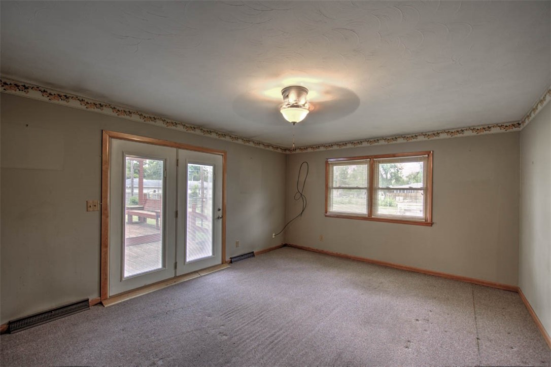 595 Benton Drive Property Photo 12