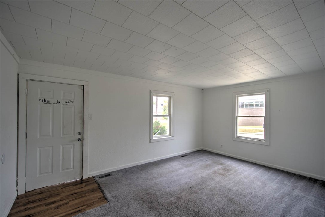 1595 Vanderhoof Street Property Photo 4