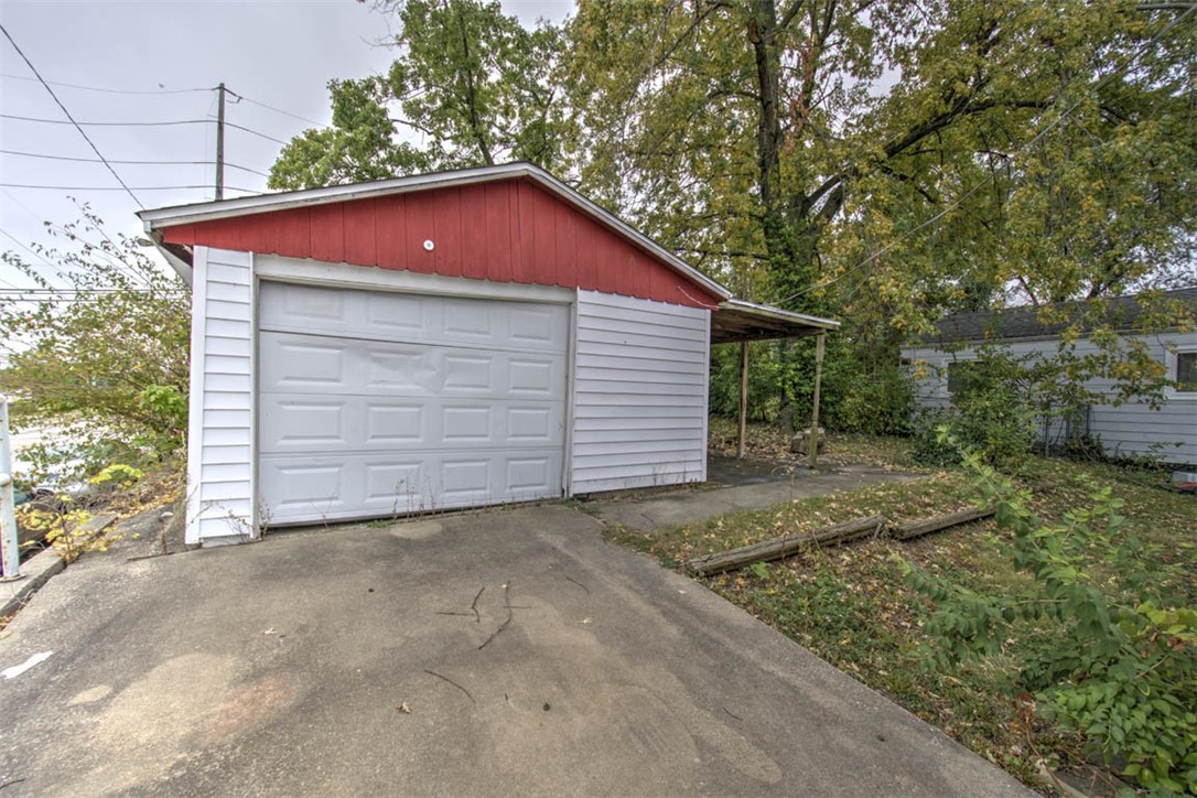 1595 Vanderhoof Street Property Photo 18