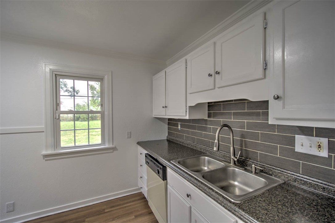 1423 Vanderhoof Street Property Photo 7