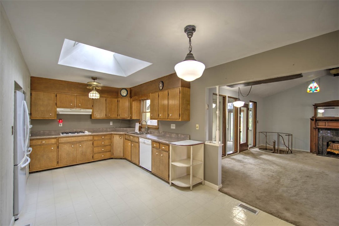 540 Sunset Drive Property Photo 13