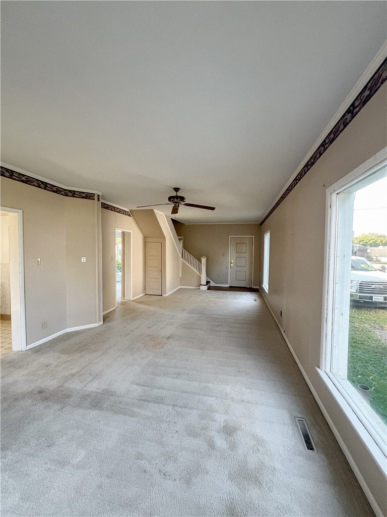 504 N Robb Street Property Photo 4