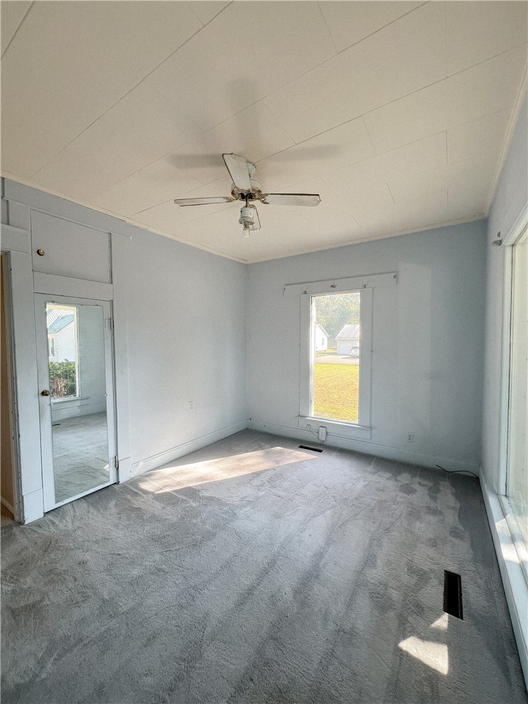 504 N Robb Street Property Photo 8