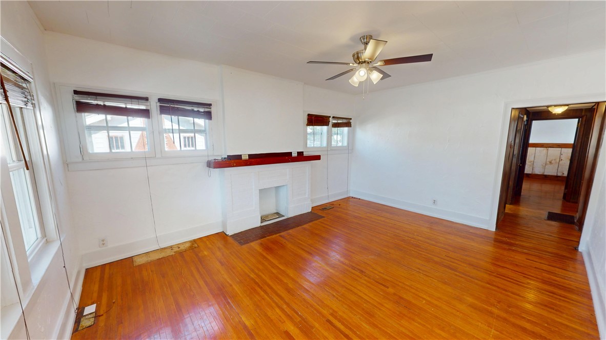 909 N Sherman Street Property Photo 7