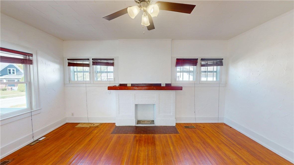 909 N Sherman Street Property Photo 8
